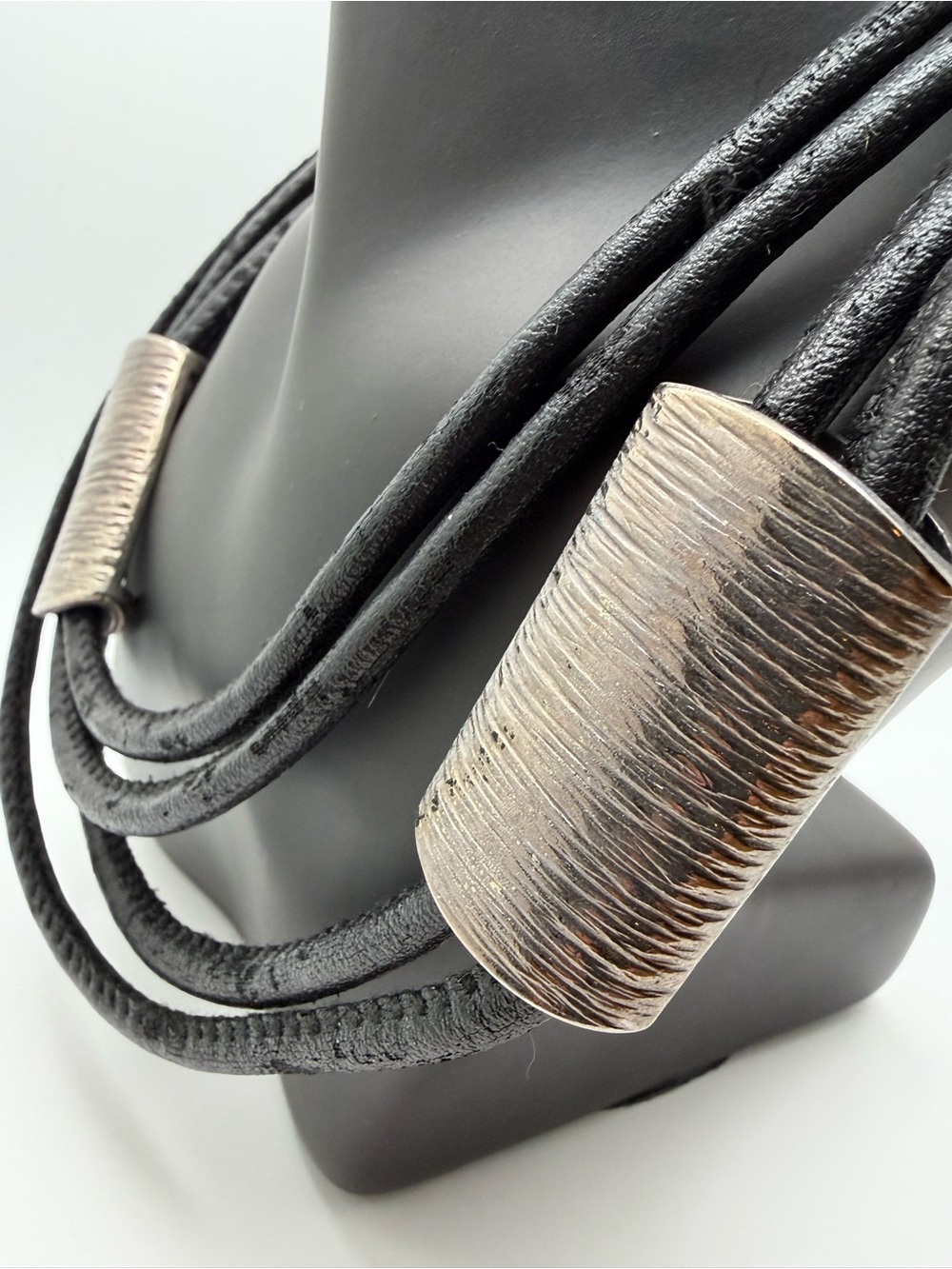 Modern Black Multi-Strand Leather Necklace with Brushed Silver Accents - Picture 4 of 7